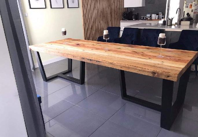 stół ze straego drewna na wymiar