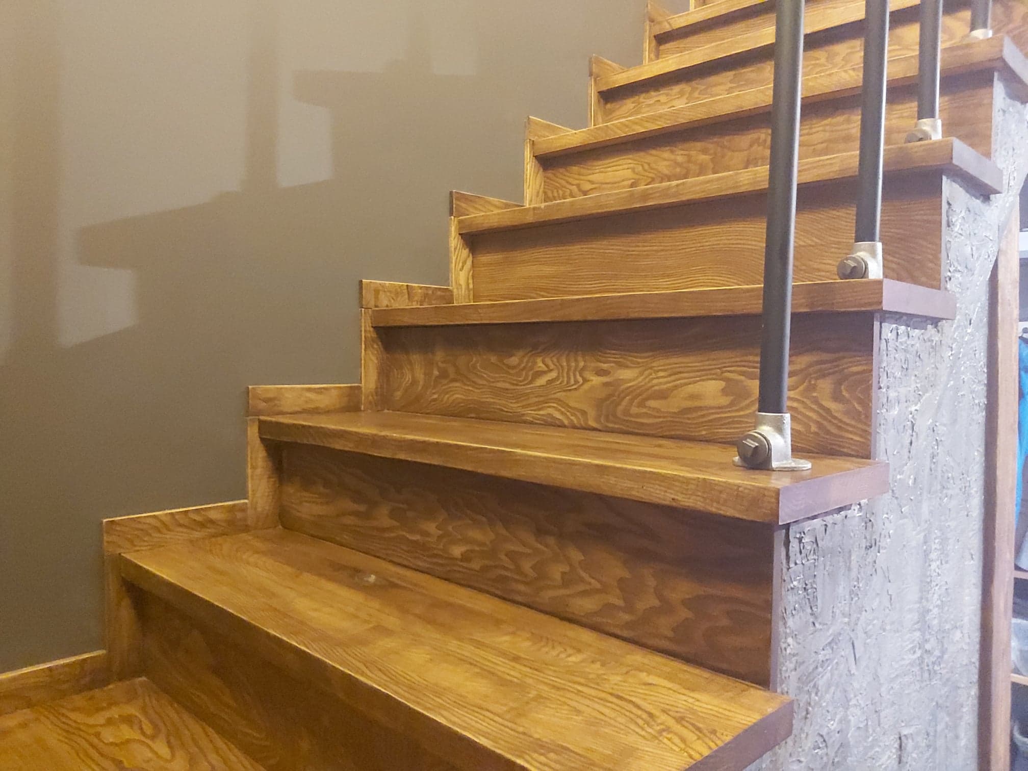 schody z drewna na zamówienie