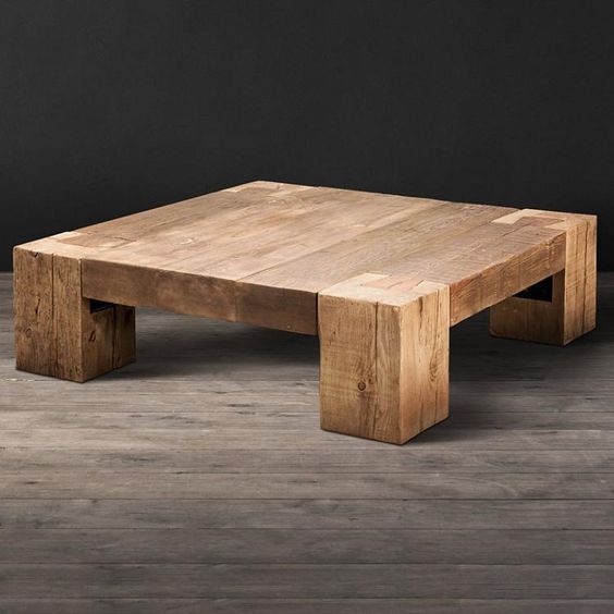 masywny stolik z litego drewna 